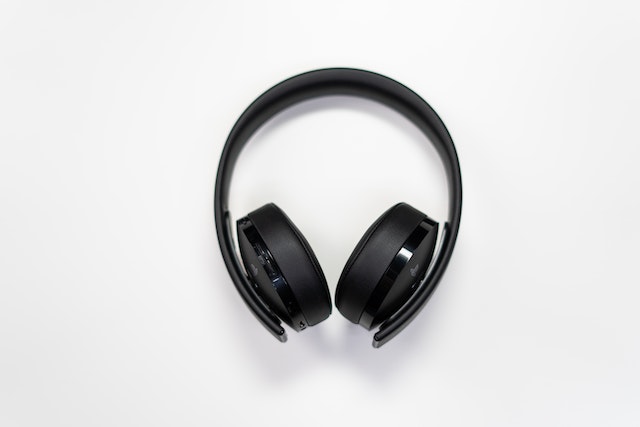 The Best 6 Noise-Canceling Headphones for Little Children